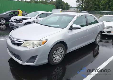 2013 Toyota Camry Le z USA, uszkodzony, nr VIN 4T1BF1FK2DU291908